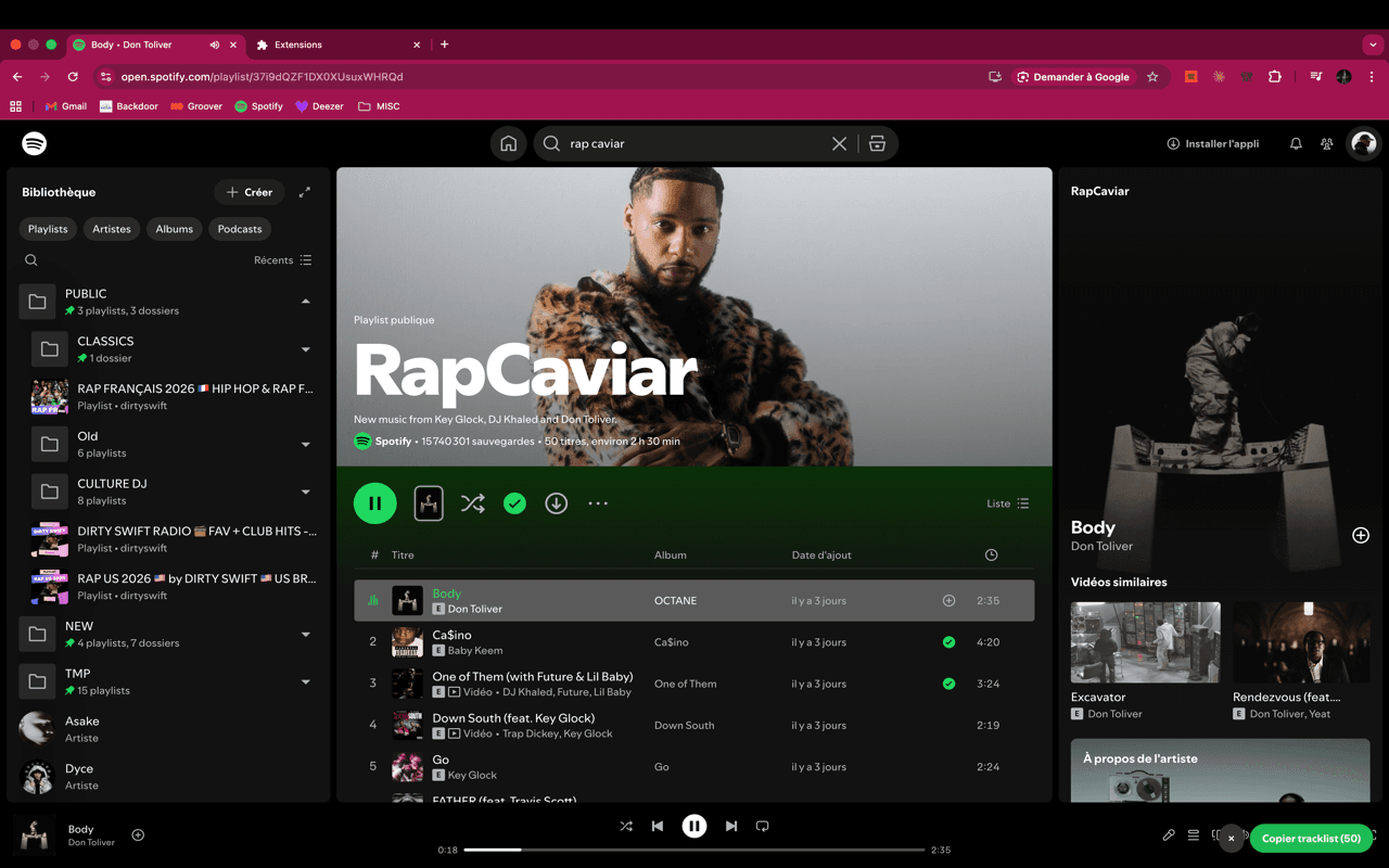 Ouvre une playlist ou un artiste